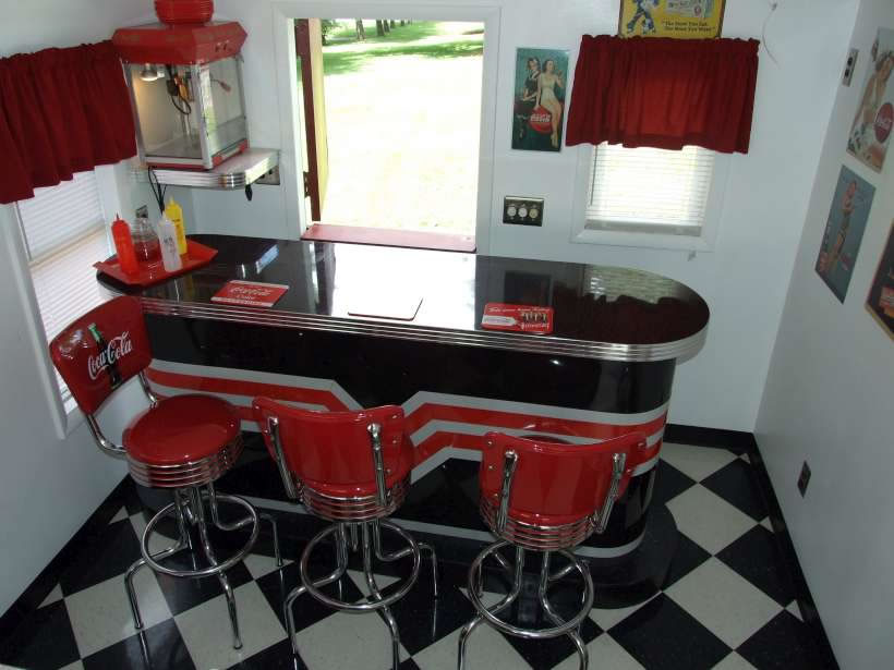 Retro Tables, Retro Chairs, Retro Bar, 
	  1950s Bar, Restaurant Bar, Business Bars, Countertops, Retro Bar Tops